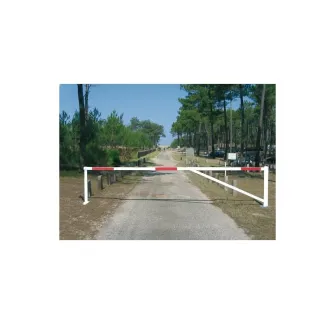 Barrière tournante et tourniquet pour chemin de terre