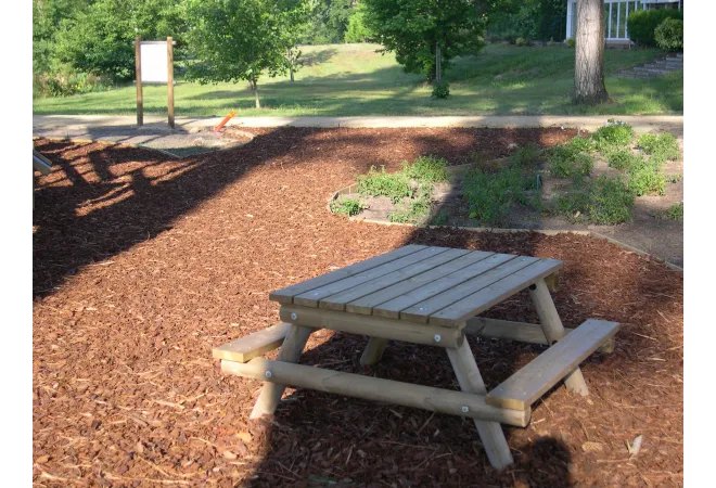 Table pique-nique en bois pour enfants