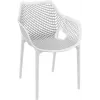 Un fauteuil blanc pour intérieur et extérieur