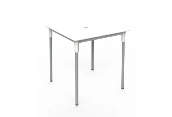 Une table en polypro plateau blanc pour intérieur et extérieur