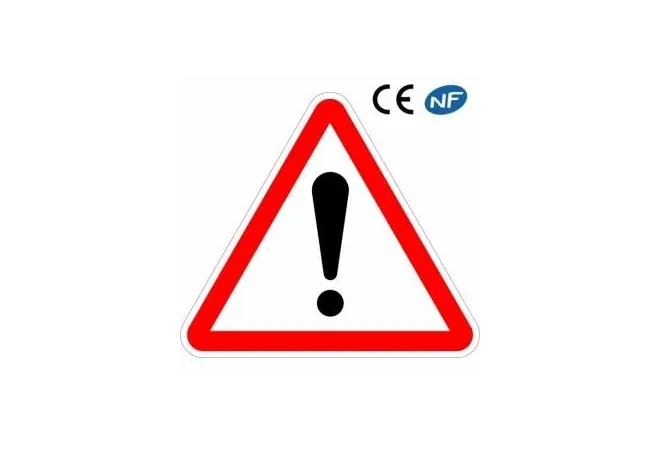 Panneau routier signalant un danger point d'exclamation (A14)