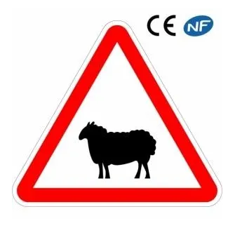 Panneau de circulation signalant une traversée d'animaux domestiques (A15a2)