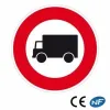 Panneau de circulation signalant un accès interdit aux camions