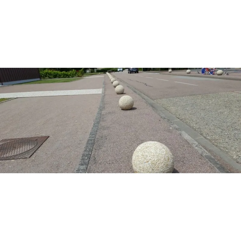 Borne urbaine en béton : modèle sphère