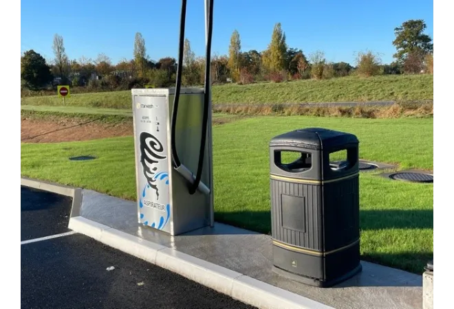 Corbeille anti-vandalisme en polyéthylène